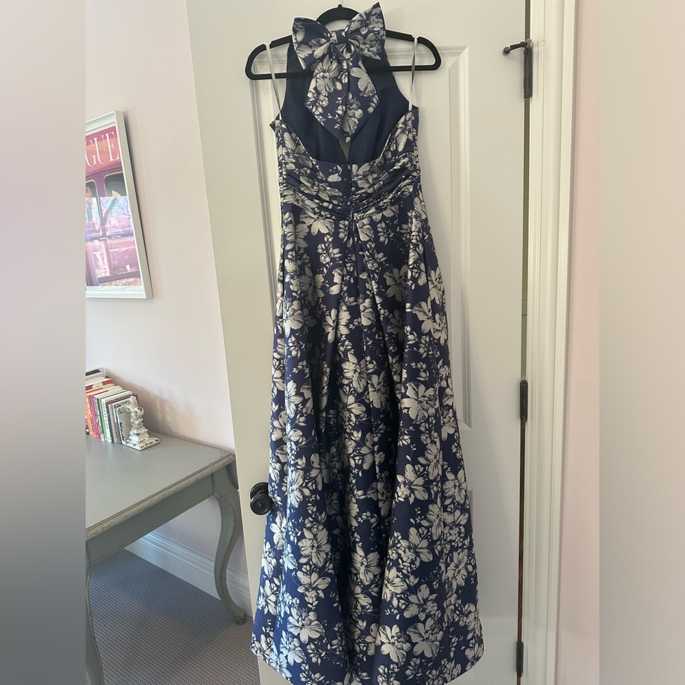 Monique Lhuillier Halter Dress - Picture 2 of 4